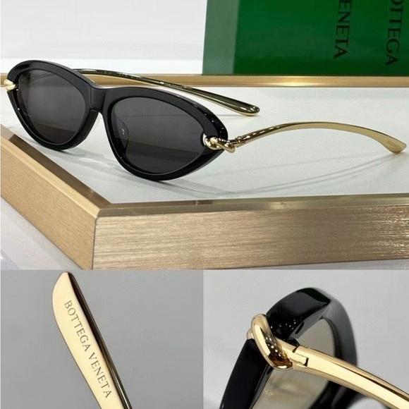 Bottega Veneta Black and Gold Woven Leather Clutch - Picture 4 of 4